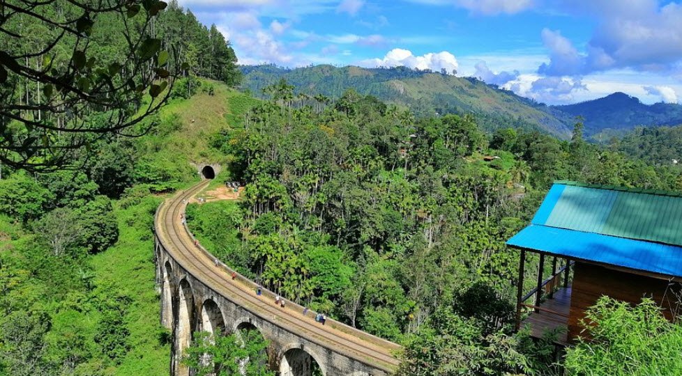 Nine Arches Bridge, Ella, Uva Province, Sri Lanka